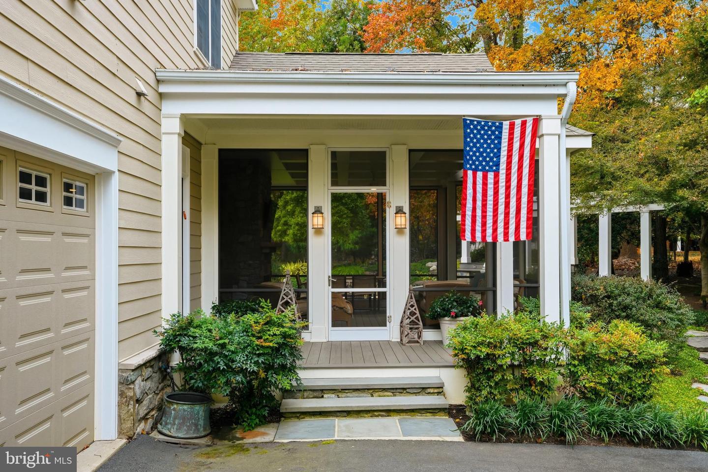 1490 LILY LOCH WAY, GREAT FALLS, Virginia 22066, 5 Bedrooms Bedrooms, ,4 BathroomsBathrooms,Residential,For sale,1490 LILY LOCH WAY,VAFX2285148 MLS # VAFX2285148