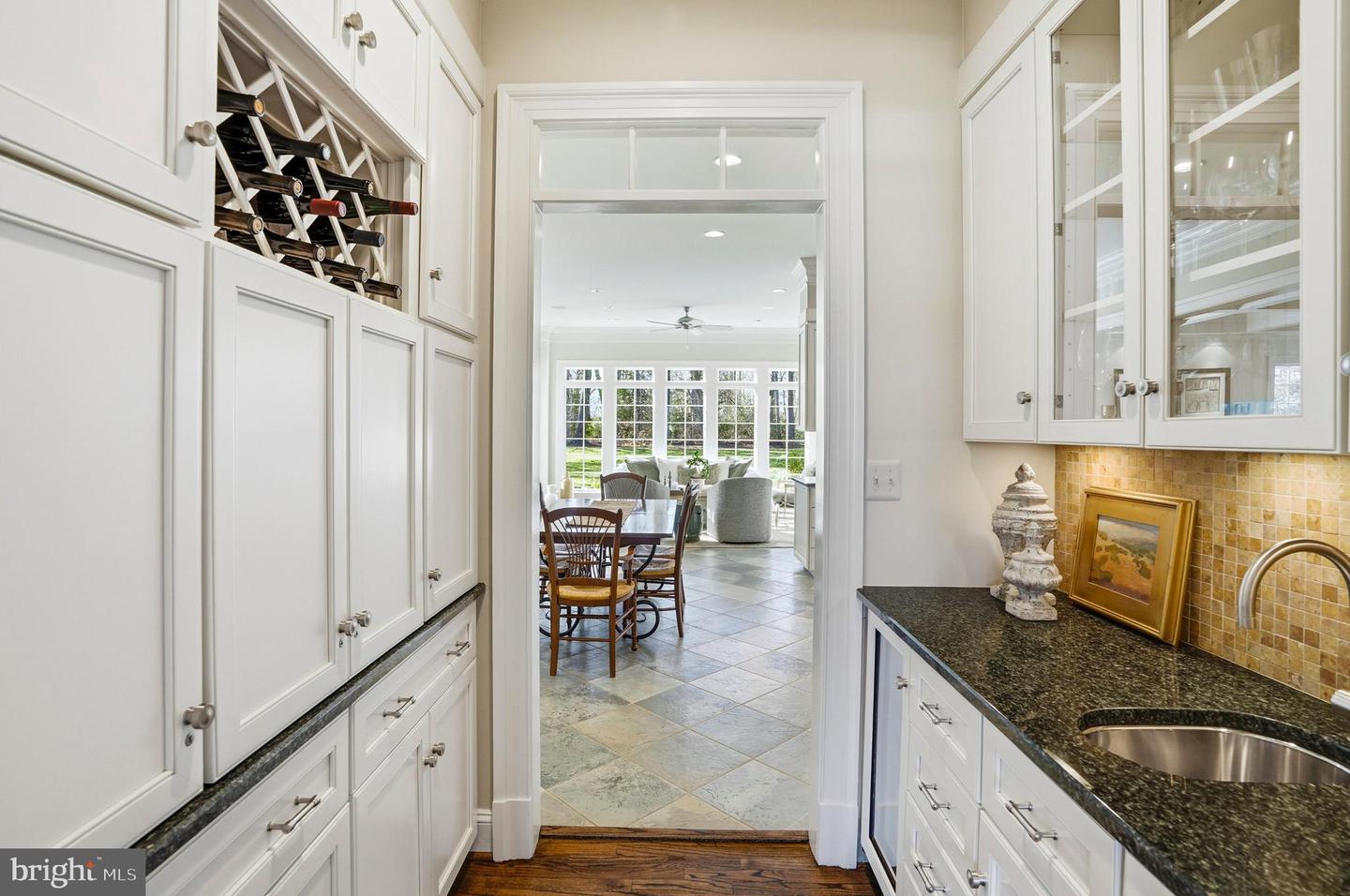 1490 LILY LOCH WAY, GREAT FALLS, Virginia 22066, 5 Bedrooms Bedrooms, ,4 BathroomsBathrooms,Residential,For sale,1490 LILY LOCH WAY,VAFX2285148 MLS # VAFX2285148