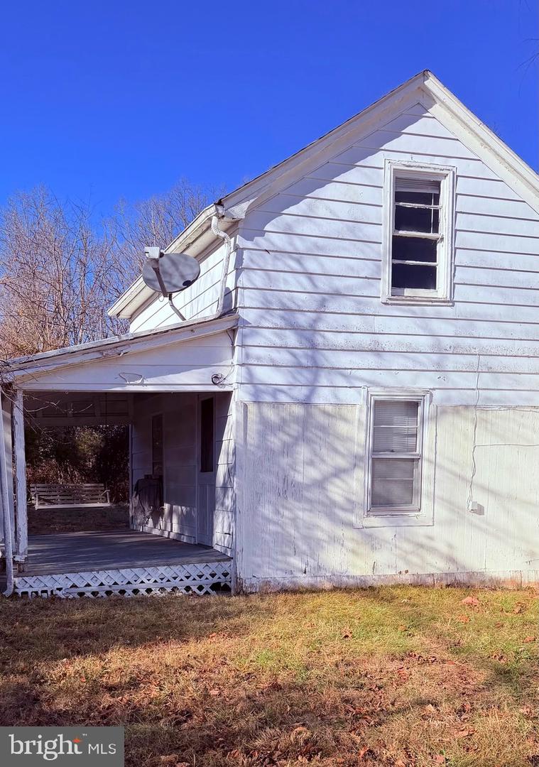 2965 RIVERMONT DR, FRONT ROYAL, Virginia 22630, 1 Bedroom Bedrooms, 2 Rooms Rooms,1 BathroomBathrooms,Residential,For sale,2965 RIVERMONT DR,VAWR2013188 MLS # VAWR2013188