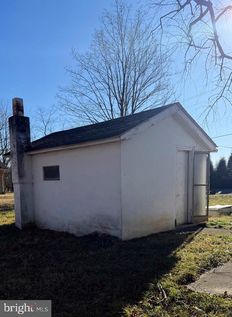 2965 RIVERMONT DR, FRONT ROYAL, Virginia 22630, 1 Bedroom Bedrooms, 2 Rooms Rooms,1 BathroomBathrooms,Residential,For sale,2965 RIVERMONT DR,VAWR2013188 MLS # VAWR2013188