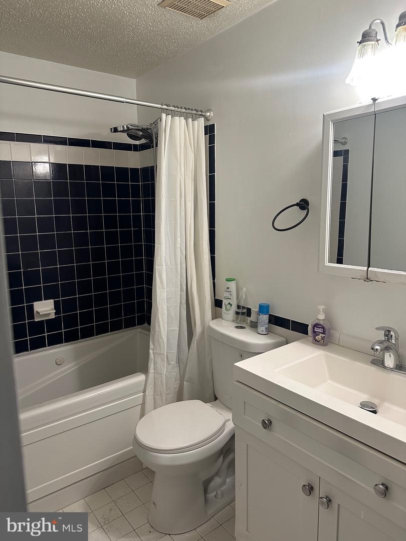 5331 LAROCHELLE CT, ALEXANDRIA, Virginia 22315, 3 Bedrooms Bedrooms, ,2 BathroomsBathrooms,Residential,For sale,5331 LAROCHELLE CT,VAFX2287346 MLS # VAFX2287346