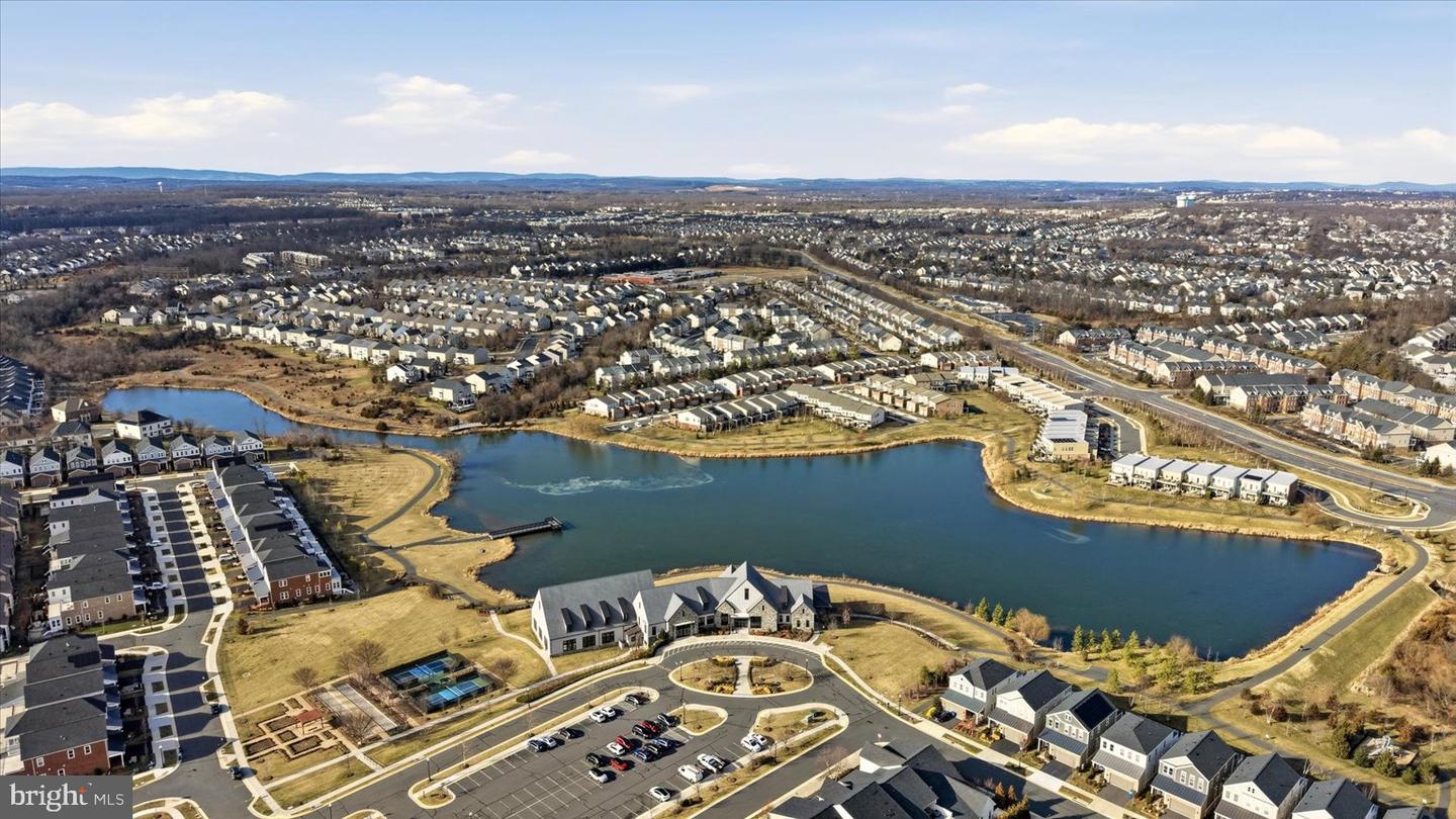 23630 HAVELOCK WALK TERRACE #305, ASHBURN, Virginia 20148, 2 Bedrooms Bedrooms, ,2 BathroomsBathrooms,Residential,For sale,23630 HAVELOCK WALK TERRACE #305,VALO2114614 MLS # VALO2114614