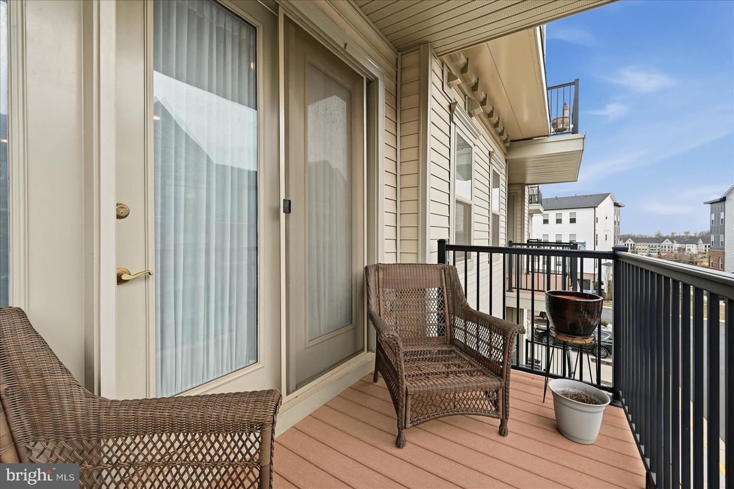 23630 HAVELOCK WALK TERRACE #305, ASHBURN, Virginia 20148, 2 Bedrooms Bedrooms, ,2 BathroomsBathrooms,Residential,For sale,23630 HAVELOCK WALK TERRACE #305,VALO2114614 MLS # VALO2114614