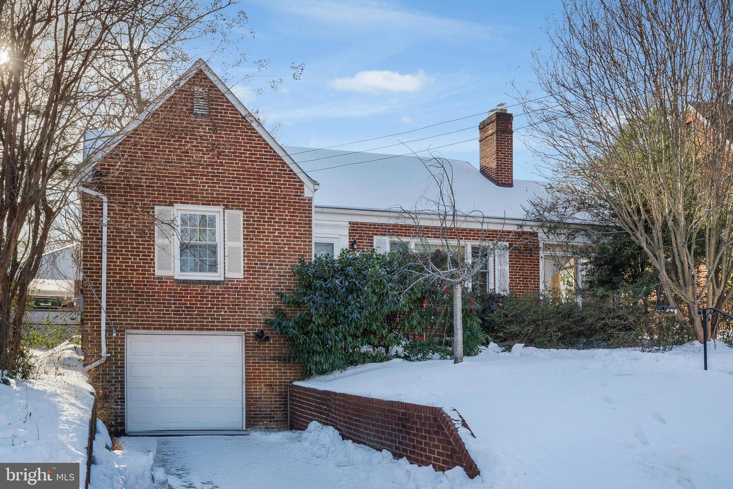 972 N QUANTICO ST, ARLINGTON, Virginia 22205, 2 Bedrooms Bedrooms, ,1 BathroomBathrooms,Residential,For sale,972 N QUANTICO ST,VAAR2068268 MLS # VAAR2068268