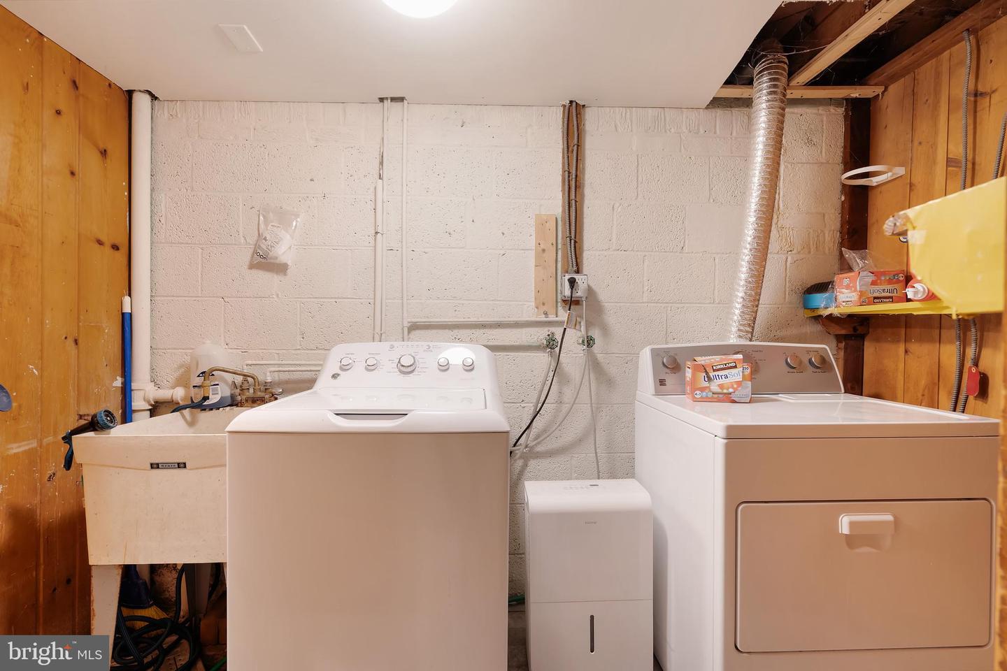 972 N QUANTICO ST, ARLINGTON, Virginia 22205, 2 Bedrooms Bedrooms, ,1 BathroomBathrooms,Residential,For sale,972 N QUANTICO ST,VAAR2068268 MLS # VAAR2068268