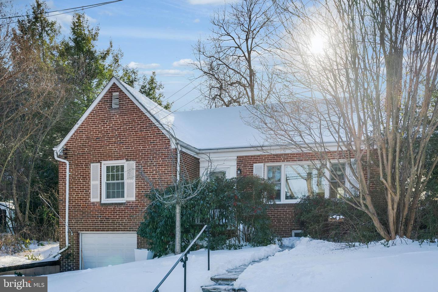 972 N QUANTICO ST, ARLINGTON, Virginia 22205, 2 Bedrooms Bedrooms, ,1 BathroomBathrooms,Residential,For sale,972 N QUANTICO ST,VAAR2068268 MLS # VAAR2068268