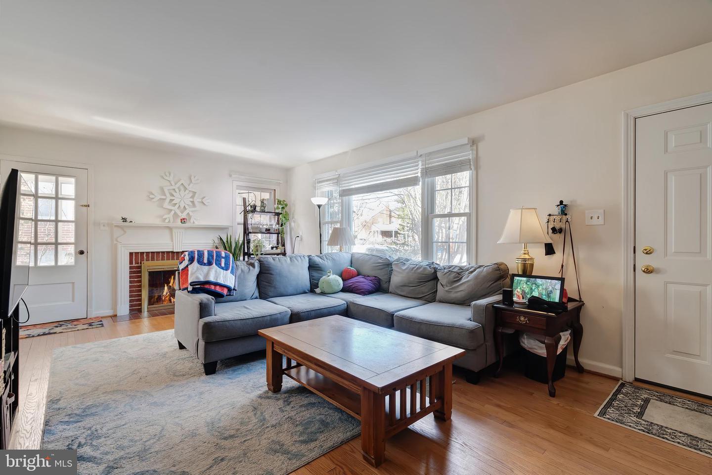 972 N QUANTICO ST, ARLINGTON, Virginia 22205, 2 Bedrooms Bedrooms, ,1 BathroomBathrooms,Residential,For sale,972 N QUANTICO ST,VAAR2068268 MLS # VAAR2068268