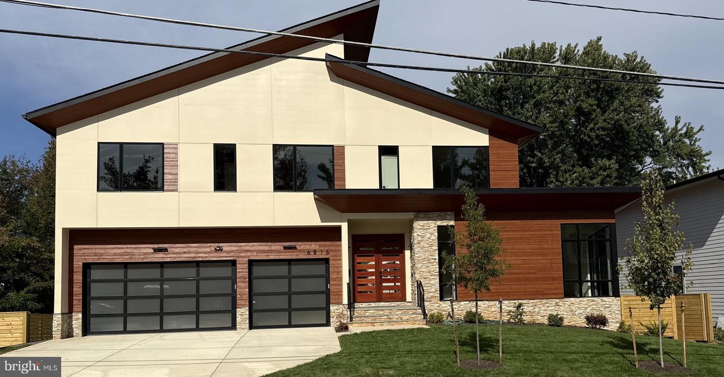 6816 DEAN DR, MCLEAN, Virginia 22101, 7 Bedrooms Bedrooms, ,6 BathroomsBathrooms,Residential,For sale,6816 DEAN DR,VAFX2288074 MLS # VAFX2288074