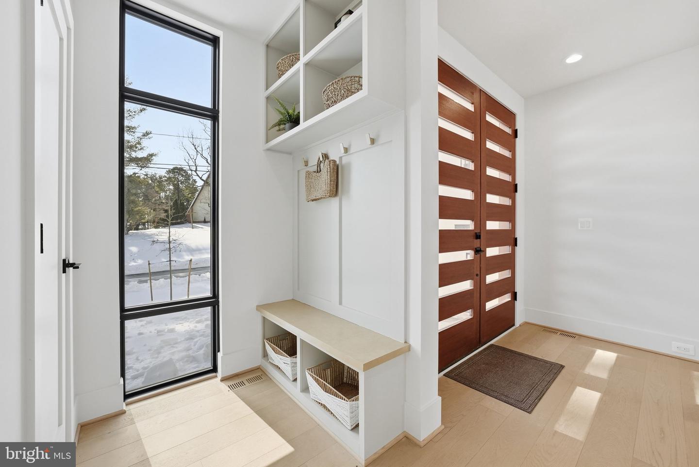 6816 DEAN DR, MCLEAN, Virginia 22101, 7 Bedrooms Bedrooms, ,6 BathroomsBathrooms,Residential,For sale,6816 DEAN DR,VAFX2288074 MLS # VAFX2288074