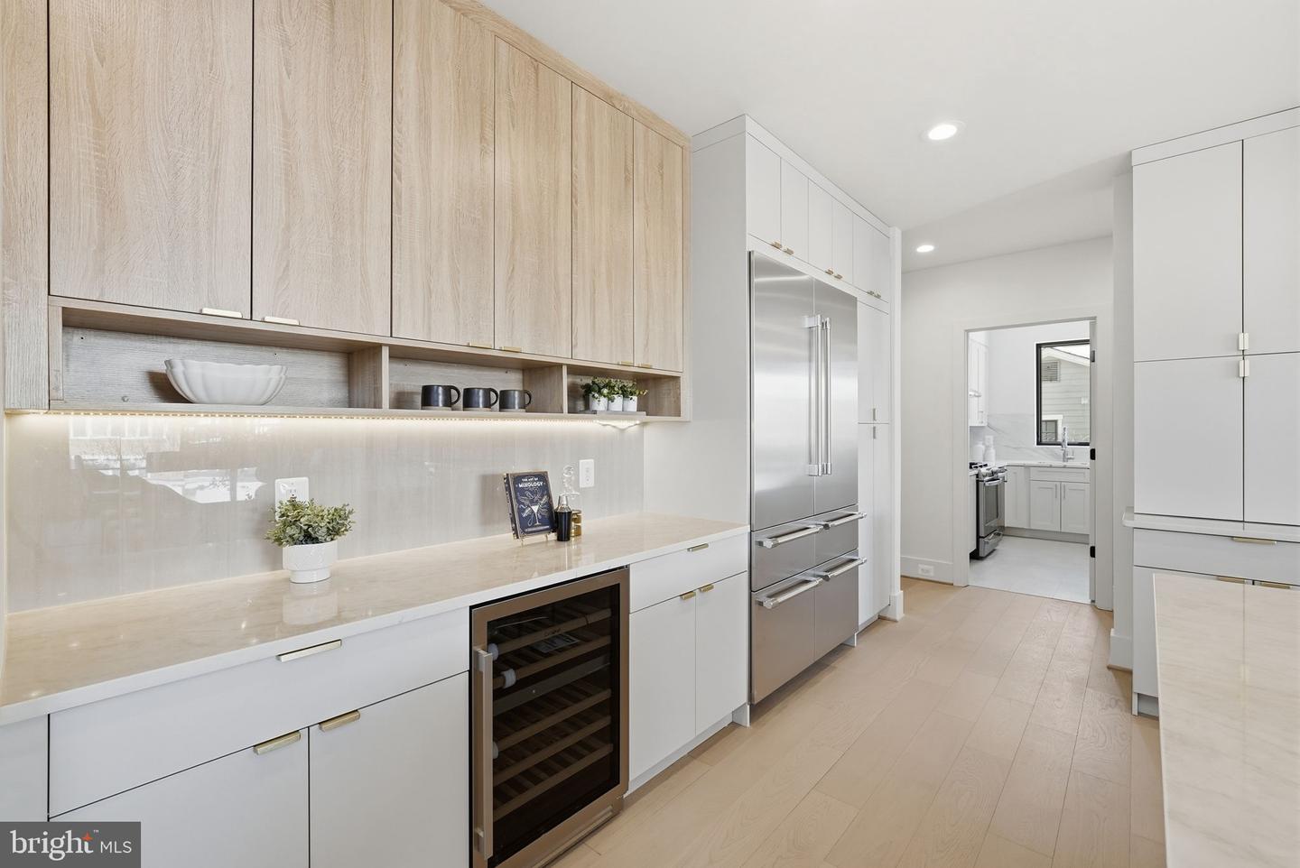 6816 DEAN DR, MCLEAN, Virginia 22101, 7 Bedrooms Bedrooms, ,6 BathroomsBathrooms,Residential,For sale,6816 DEAN DR,VAFX2288074 MLS # VAFX2288074