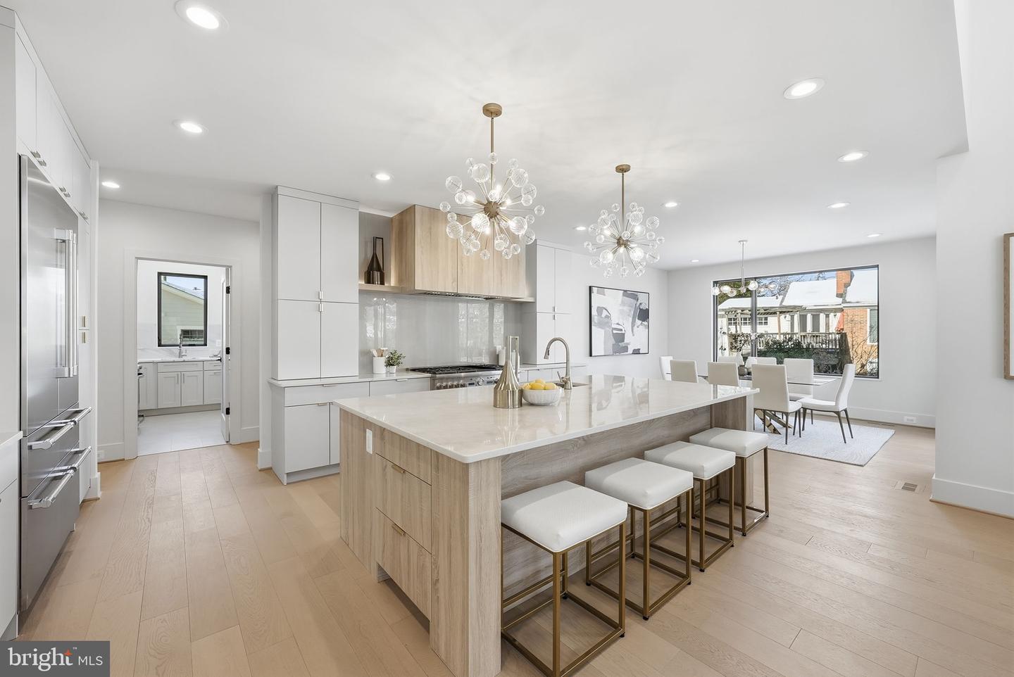 6816 DEAN DR, MCLEAN, Virginia 22101, 7 Bedrooms Bedrooms, ,6 BathroomsBathrooms,Residential,For sale,6816 DEAN DR,VAFX2288074 MLS # VAFX2288074