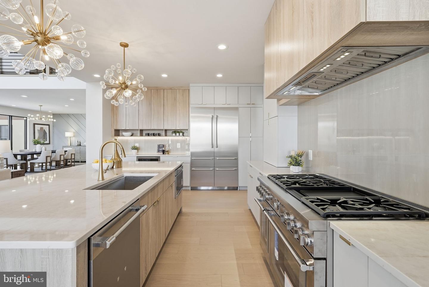 6816 DEAN DR, MCLEAN, Virginia 22101, 7 Bedrooms Bedrooms, ,6 BathroomsBathrooms,Residential,For sale,6816 DEAN DR,VAFX2288074 MLS # VAFX2288074