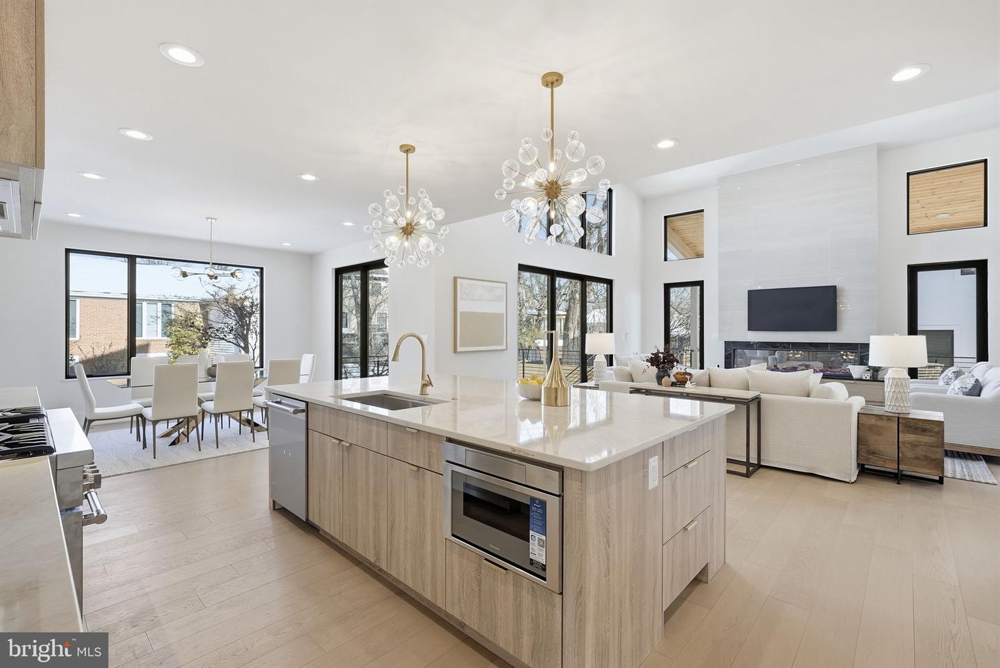 6816 DEAN DR, MCLEAN, Virginia 22101, 7 Bedrooms Bedrooms, ,6 BathroomsBathrooms,Residential,For sale,6816 DEAN DR,VAFX2288074 MLS # VAFX2288074