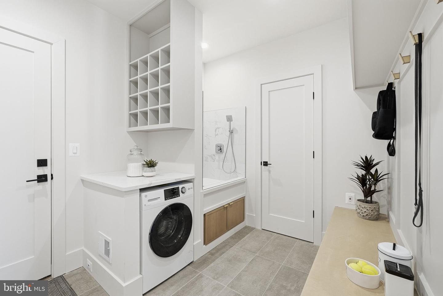 6816 DEAN DR, MCLEAN, Virginia 22101, 7 Bedrooms Bedrooms, ,6 BathroomsBathrooms,Residential,For sale,6816 DEAN DR,VAFX2288074 MLS # VAFX2288074