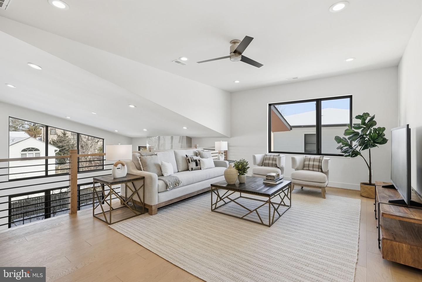 6816 DEAN DR, MCLEAN, Virginia 22101, 7 Bedrooms Bedrooms, ,6 BathroomsBathrooms,Residential,For sale,6816 DEAN DR,VAFX2288074 MLS # VAFX2288074