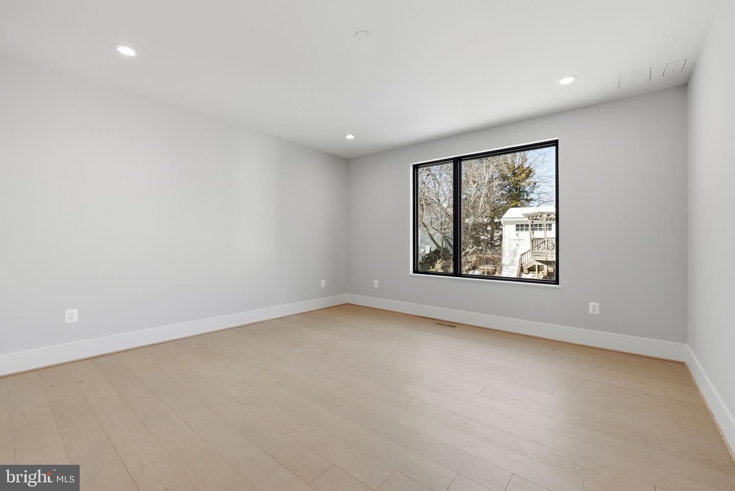 6816 DEAN DR, MCLEAN, Virginia 22101, 7 Bedrooms Bedrooms, ,6 BathroomsBathrooms,Residential,For sale,6816 DEAN DR,VAFX2288074 MLS # VAFX2288074