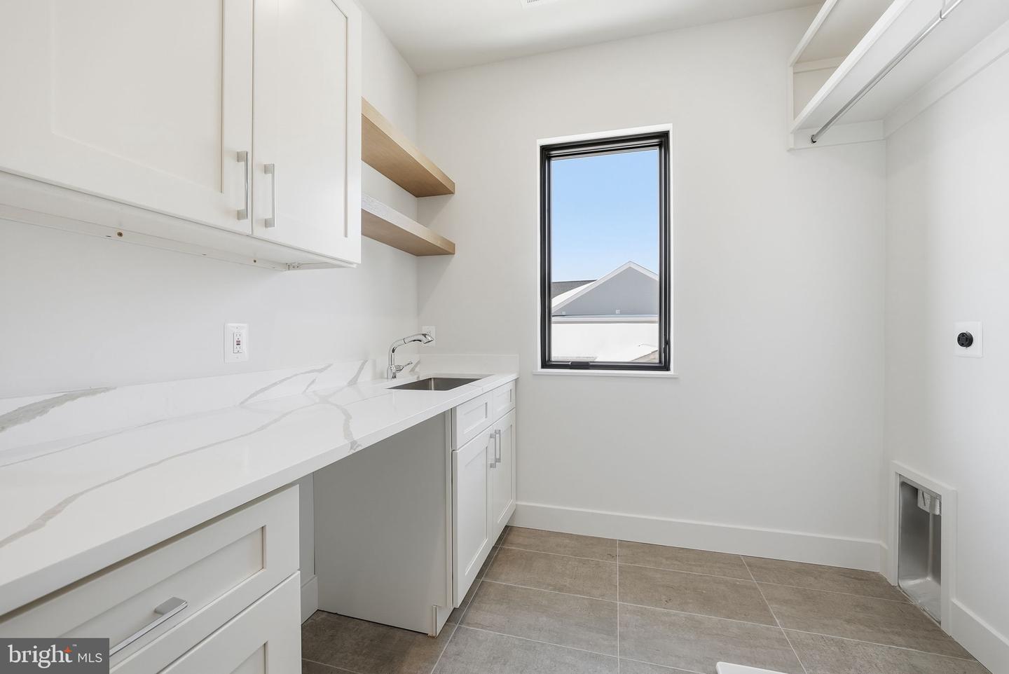 6816 DEAN DR, MCLEAN, Virginia 22101, 7 Bedrooms Bedrooms, ,6 BathroomsBathrooms,Residential,For sale,6816 DEAN DR,VAFX2288074 MLS # VAFX2288074