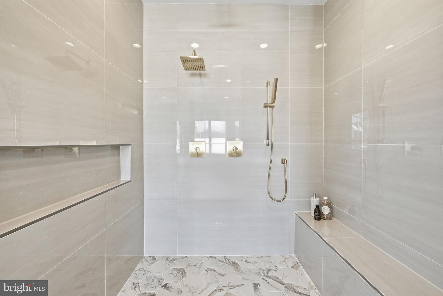 6816 DEAN DR, MCLEAN, Virginia 22101, 7 Bedrooms Bedrooms, ,6 BathroomsBathrooms,Residential,For sale,6816 DEAN DR,VAFX2288074 MLS # VAFX2288074