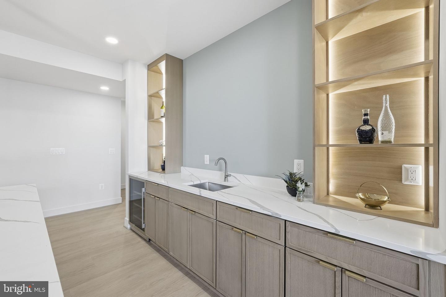 6816 DEAN DR, MCLEAN, Virginia 22101, 7 Bedrooms Bedrooms, ,6 BathroomsBathrooms,Residential,For sale,6816 DEAN DR,VAFX2288074 MLS # VAFX2288074