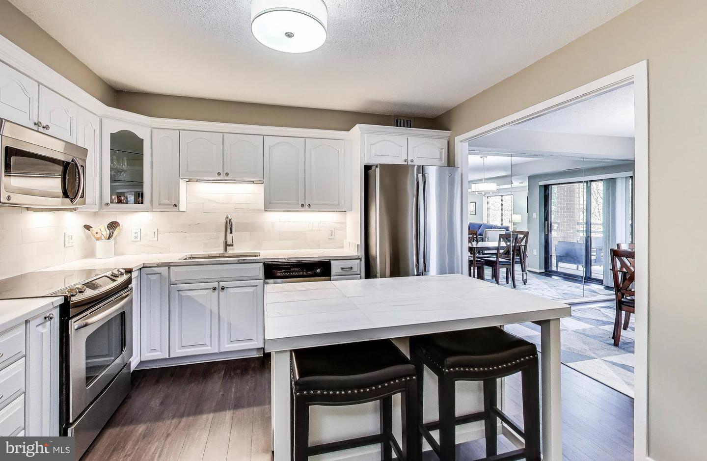 2111 WISCONSIN AVE NW #109, WASHINGTON, District Of Columbia 20007, 2 Bedrooms Bedrooms, ,2 BathroomsBathrooms,Residential,For sale,2111 WISCONSIN AVE NW #109,DCDC2243858 MLS # DCDC2243858