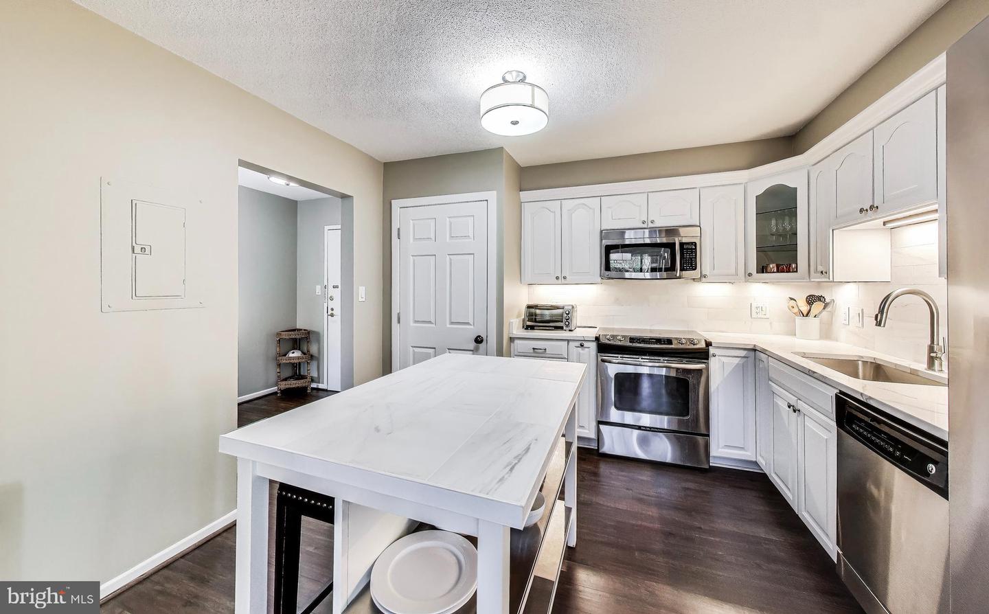 2111 WISCONSIN AVE NW #109, WASHINGTON, District Of Columbia 20007, 2 Bedrooms Bedrooms, ,2 BathroomsBathrooms,Residential,For sale,2111 WISCONSIN AVE NW #109,DCDC2243858 MLS # DCDC2243858