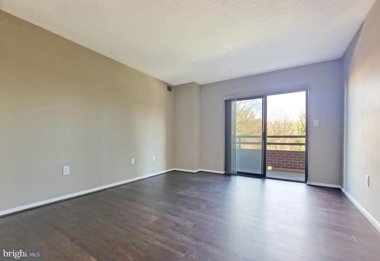 2111 WISCONSIN AVE NW #109, WASHINGTON, District Of Columbia 20007, 2 Bedrooms Bedrooms, ,2 BathroomsBathrooms,Residential,For sale,2111 WISCONSIN AVE NW #109,DCDC2243858 MLS # DCDC2243858