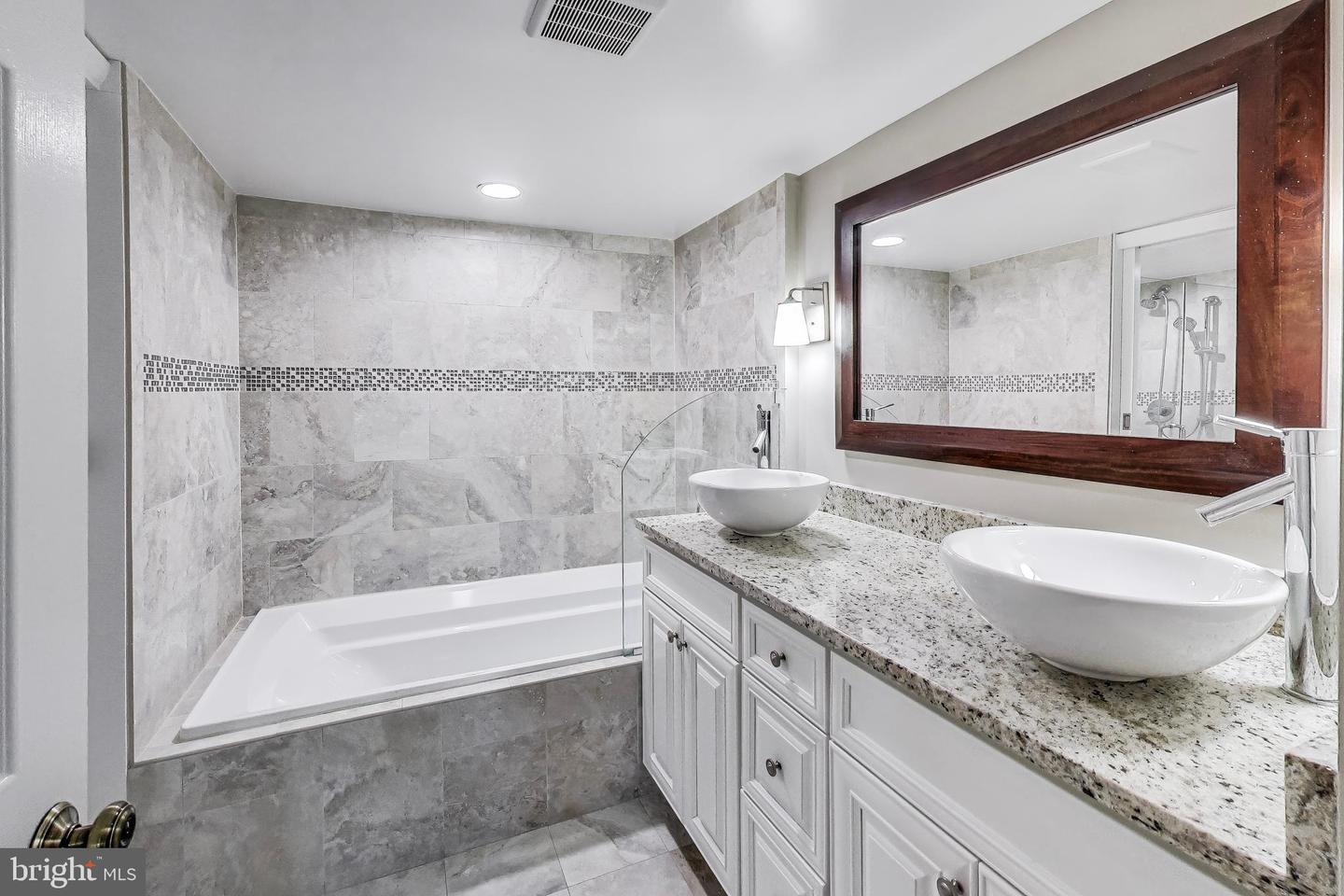 2111 WISCONSIN AVE NW #109, WASHINGTON, District Of Columbia 20007, 2 Bedrooms Bedrooms, ,2 BathroomsBathrooms,Residential,For sale,2111 WISCONSIN AVE NW #109,DCDC2243858 MLS # DCDC2243858