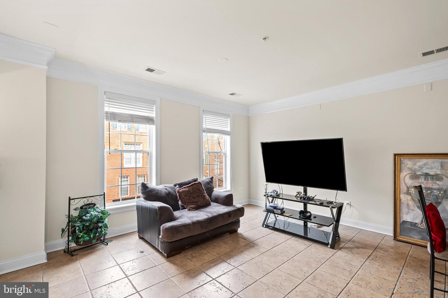 2218 MARGRAF CIR, WOODBRIDGE, Virginia 22191, 3 Bedrooms Bedrooms, ,2 BathroomsBathrooms,Residential,For sale,2218 MARGRAF CIR,VAPW2111576 MLS # VAPW2111576