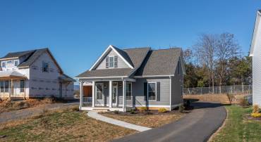 Sweet, newly-built home (2025) in The Ponds at Lexington. 5 minutes from Lexington, VMI, W&L.