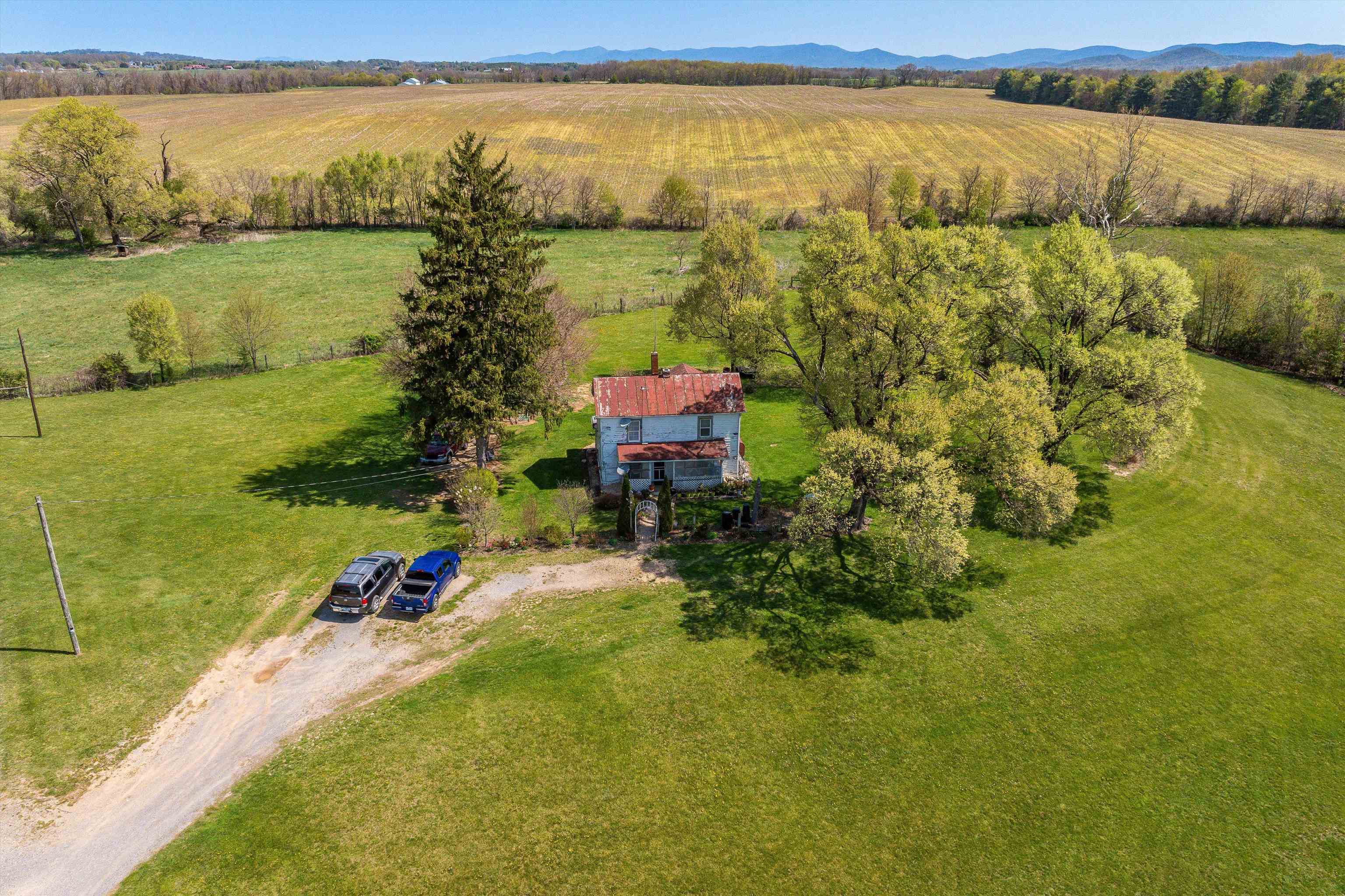 514 LIPSCOMB RD, STUARTS DRAFT, Virginia 24477, 10 Bedrooms Bedrooms, ,4 BathroomsBathrooms,Residential,514 LIPSCOMB RD,672921 MLS # 672921