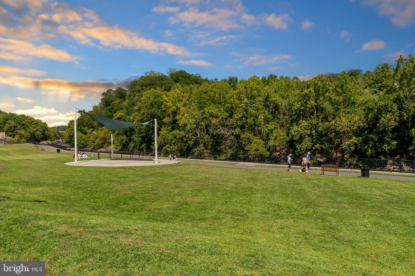 12650 DARA DR #T2, WOODBRIDGE, Virginia 22192, 1 Bedroom Bedrooms, 2 Rooms Rooms,1 BathroomBathrooms,Residential,For sale,12650 DARA DR #T2,VAPW2103190 MLS # VAPW2103190