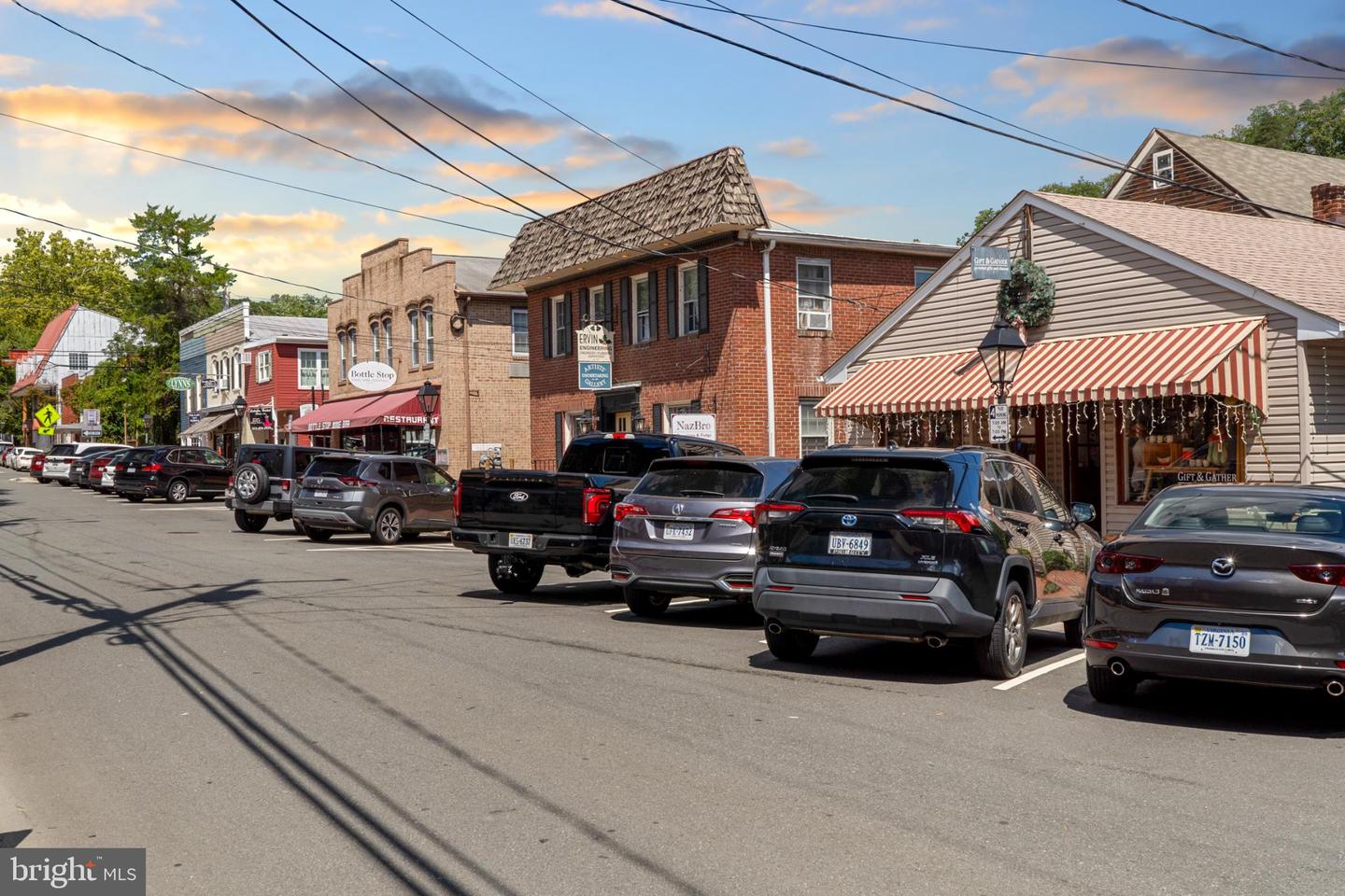 12650 DARA DR #T2, WOODBRIDGE, Virginia 22192, 1 Bedroom Bedrooms, 2 Rooms Rooms,1 BathroomBathrooms,Residential,For sale,12650 DARA DR #T2,VAPW2103190 MLS # VAPW2103190