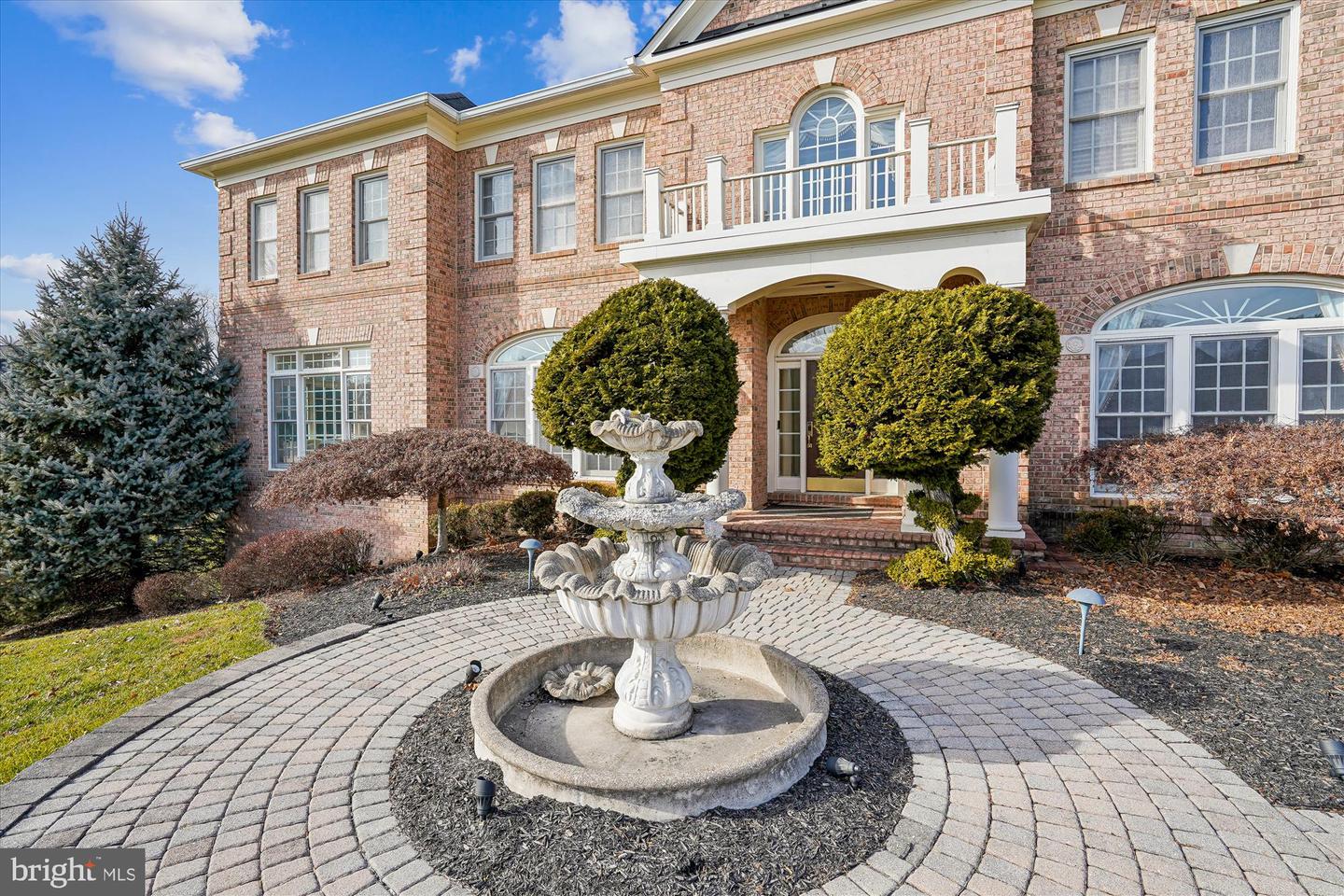 11046 HEATHLAND DR, OAKTON, Virginia 22124, 8 Bedrooms Bedrooms, ,7 BathroomsBathrooms,Residential,For sale,11046 HEATHLAND DR,VAFX2284890 MLS # VAFX2284890