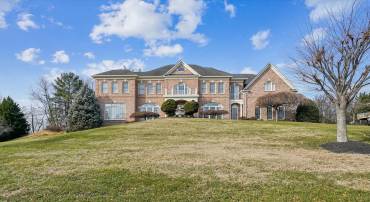 11046 HEATHLAND DR, OAKTON, Virginia 22124, 8 Bedrooms Bedrooms, ,7 BathroomsBathrooms,Residential,For sale,11046 HEATHLAND DR,VAFX2284890 MLS # VAFX2284890