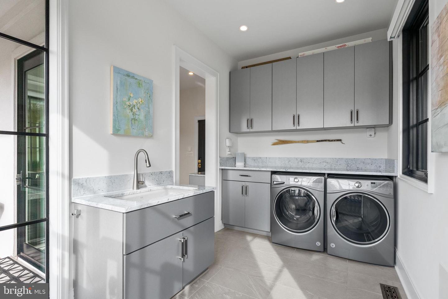 6029 ORRIS ST, MCLEAN, Virginia 22101, 5 Bedrooms Bedrooms, ,6 BathroomsBathrooms,Residential,For sale,6029 ORRIS ST,VAFX2286664 MLS # VAFX2286664