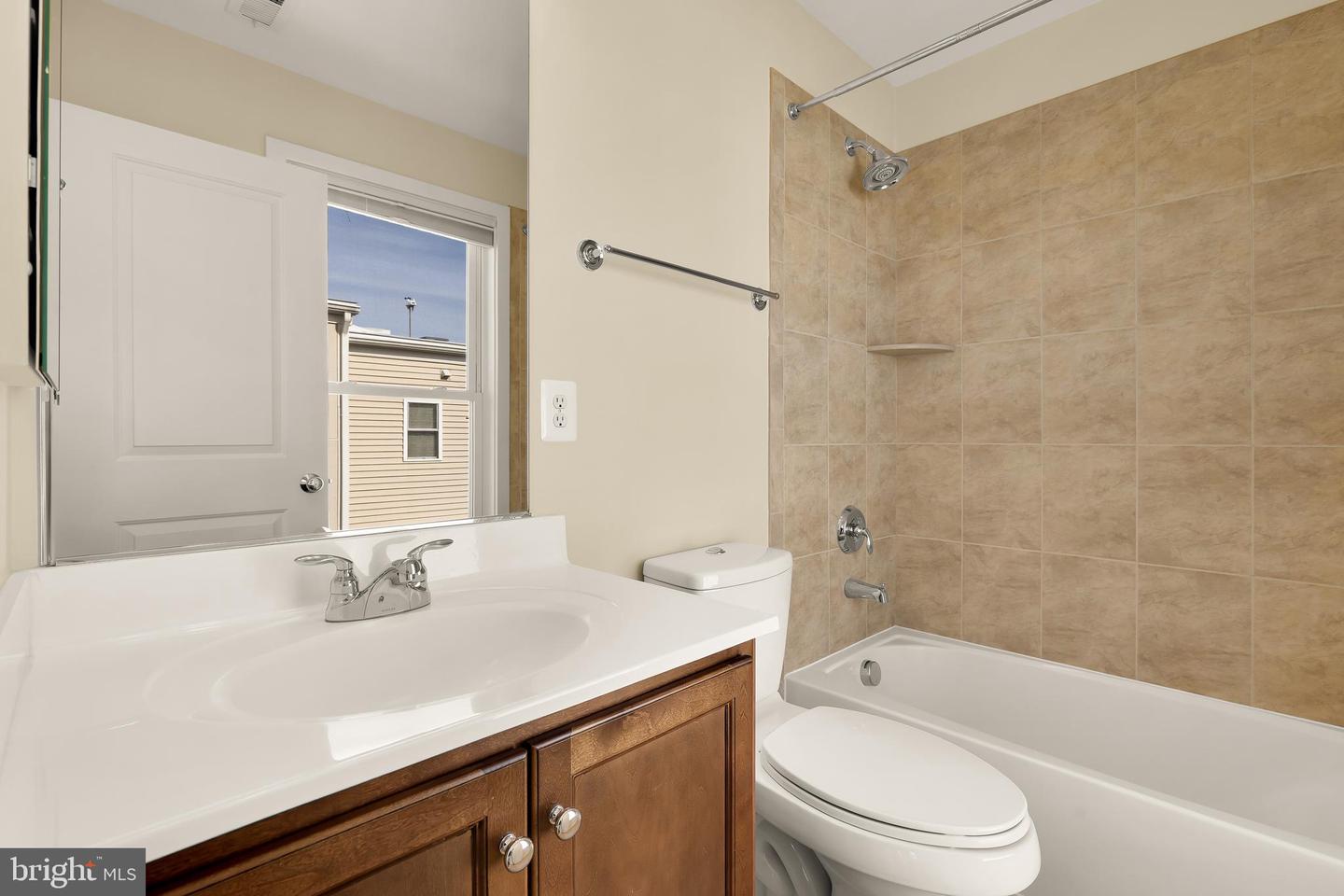 907 3RD PL SE, WASHINGTON, District Of Columbia 20003, 4 Bedrooms Bedrooms, ,4 BathroomsBathrooms,Residential,For sale,907 3RD PL SE,DCDC2242302 MLS # DCDC2242302 907 3RD PL SE, WASHINGTON, District Of Columbia 20003, 4 Bedrooms Bedrooms, ,4 BathroomsBathrooms,Residential,For sale,907 3RD PL SE,DCDC2242302 MLS # DCDC2242302