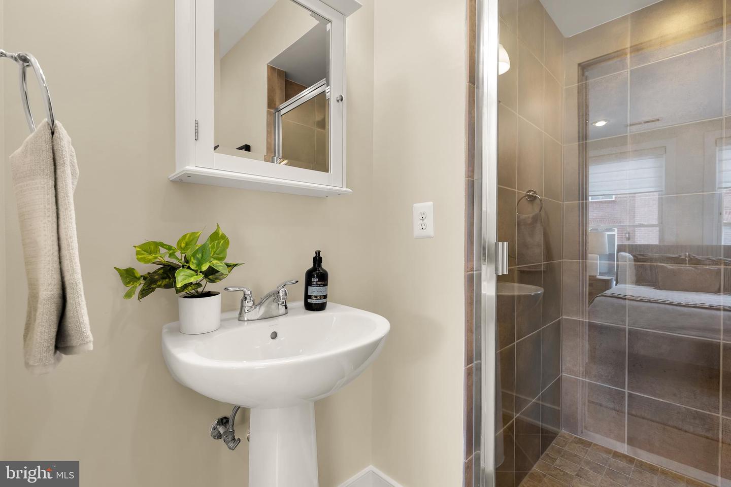 907 3RD PL SE, WASHINGTON, District Of Columbia 20003, 4 Bedrooms Bedrooms, ,4 BathroomsBathrooms,Residential,For sale,907 3RD PL SE,DCDC2242302 MLS # DCDC2242302 907 3RD PL SE, WASHINGTON, District Of Columbia 20003, 4 Bedrooms Bedrooms, ,4 BathroomsBathrooms,Residential,For sale,907 3RD PL SE,DCDC2242302 MLS # DCDC2242302