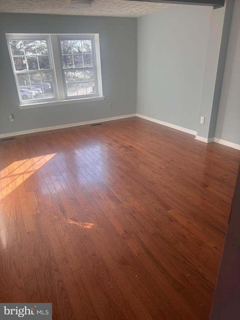 5936 SPRUCE RUN CT, CENTREVILLE, Virginia 20121, 4 Bedrooms Bedrooms, ,3 BathroomsBathrooms,Residential,For sale,5936 SPRUCE RUN CT,VAFX2286990 MLS # VAFX2286990