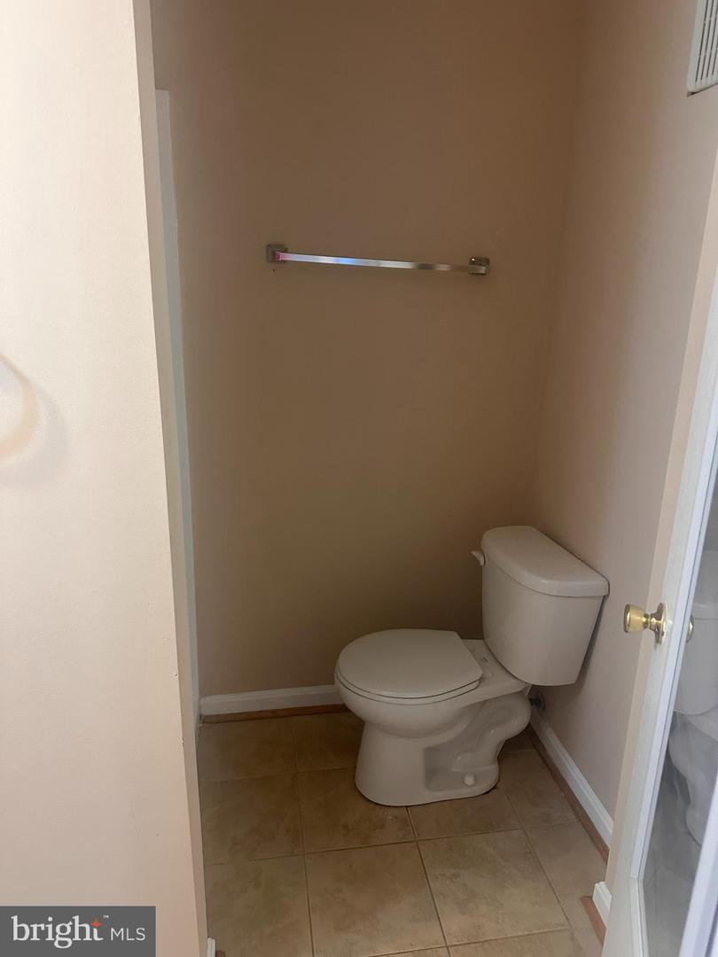 5936 SPRUCE RUN CT, CENTREVILLE, Virginia 20121, 4 Bedrooms Bedrooms, ,3 BathroomsBathrooms,Residential,For sale,5936 SPRUCE RUN CT,VAFX2286990 MLS # VAFX2286990