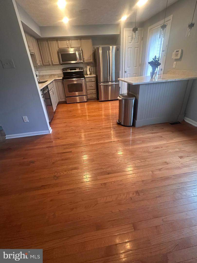 5936 SPRUCE RUN CT, CENTREVILLE, Virginia 20121, 4 Bedrooms Bedrooms, ,3 BathroomsBathrooms,Residential,For sale,5936 SPRUCE RUN CT,VAFX2286990 MLS # VAFX2286990