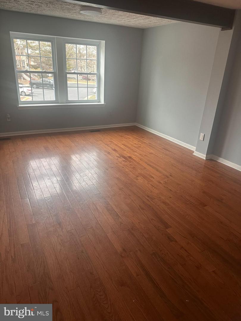 5936 SPRUCE RUN CT, CENTREVILLE, Virginia 20121, 4 Bedrooms Bedrooms, ,3 BathroomsBathrooms,Residential,For sale,5936 SPRUCE RUN CT,VAFX2286990 MLS # VAFX2286990