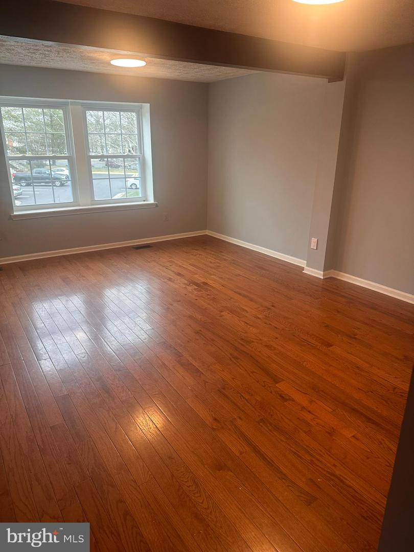 5936 SPRUCE RUN CT, CENTREVILLE, Virginia 20121, 4 Bedrooms Bedrooms, ,3 BathroomsBathrooms,Residential,For sale,5936 SPRUCE RUN CT,VAFX2286990 MLS # VAFX2286990