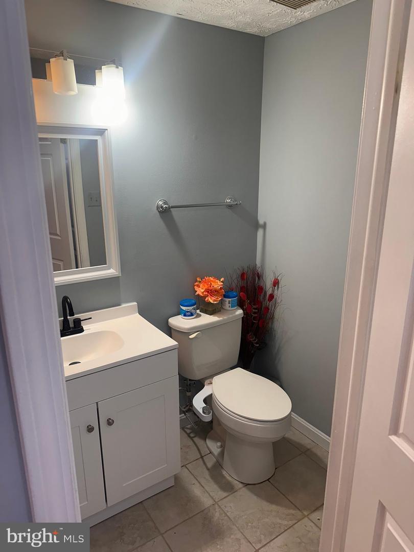 5936 SPRUCE RUN CT, CENTREVILLE, Virginia 20121, 4 Bedrooms Bedrooms, ,3 BathroomsBathrooms,Residential,For sale,5936 SPRUCE RUN CT,VAFX2286990 MLS # VAFX2286990