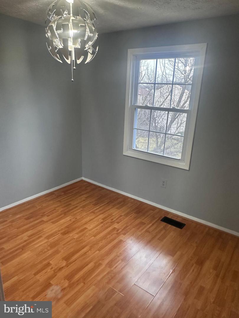 5936 SPRUCE RUN CT, CENTREVILLE, Virginia 20121, 4 Bedrooms Bedrooms, ,3 BathroomsBathrooms,Residential,For sale,5936 SPRUCE RUN CT,VAFX2286990 MLS # VAFX2286990