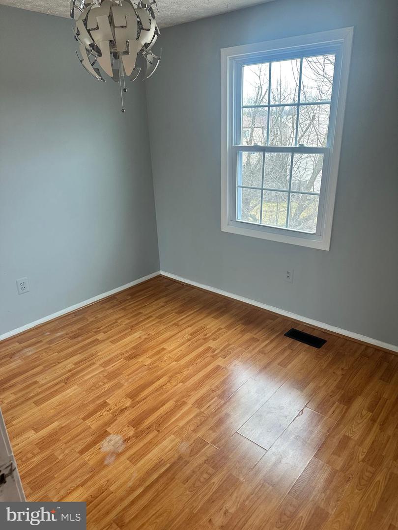 5936 SPRUCE RUN CT, CENTREVILLE, Virginia 20121, 4 Bedrooms Bedrooms, ,3 BathroomsBathrooms,Residential,For sale,5936 SPRUCE RUN CT,VAFX2286990 MLS # VAFX2286990