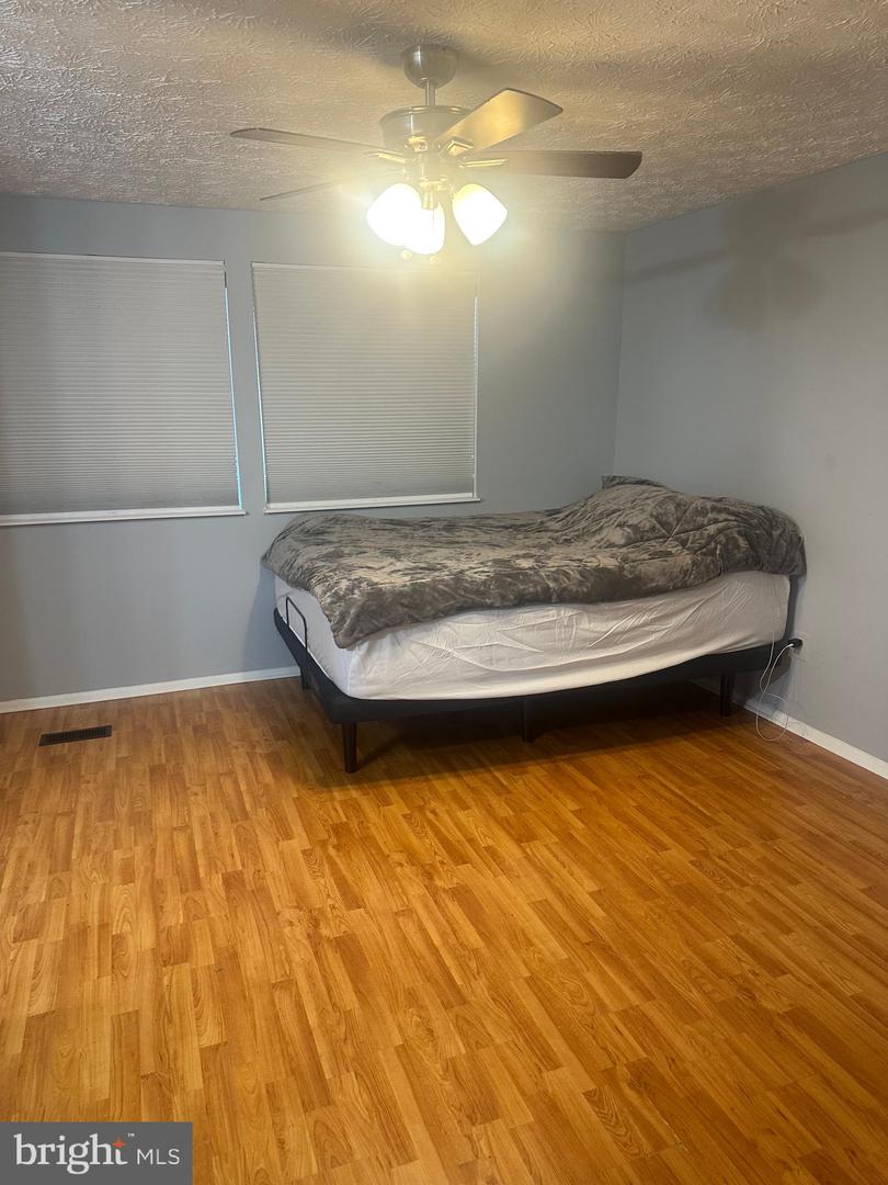 5936 SPRUCE RUN CT, CENTREVILLE, Virginia 20121, 4 Bedrooms Bedrooms, ,3 BathroomsBathrooms,Residential,For sale,5936 SPRUCE RUN CT,VAFX2286990 MLS # VAFX2286990