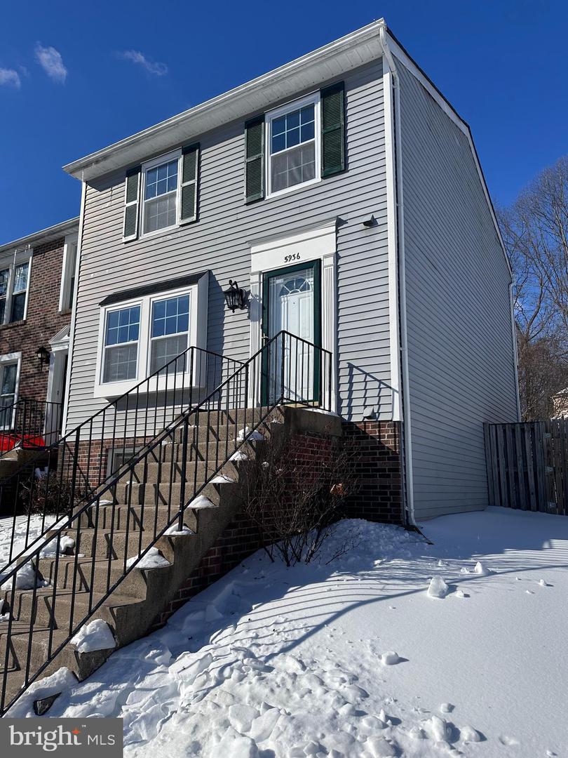 5936 SPRUCE RUN CT, CENTREVILLE, Virginia 20121, 4 Bedrooms Bedrooms, ,3 BathroomsBathrooms,Residential,For sale,5936 SPRUCE RUN CT,VAFX2286990 MLS # VAFX2286990