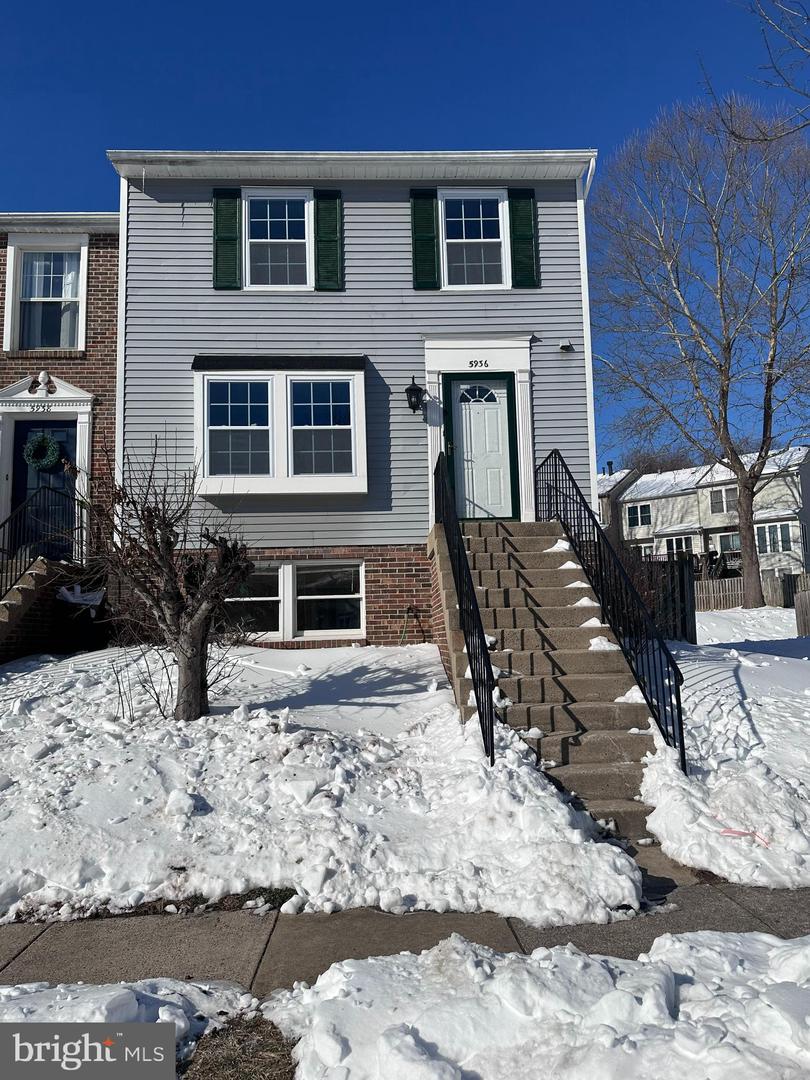 5936 SPRUCE RUN CT, CENTREVILLE, Virginia 20121, 4 Bedrooms Bedrooms, ,3 BathroomsBathrooms,Residential,For sale,5936 SPRUCE RUN CT,VAFX2286990 MLS # VAFX2286990