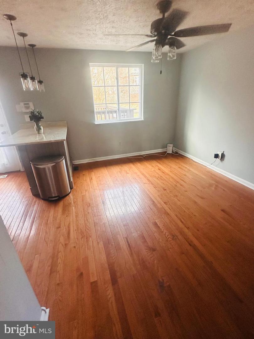 5936 SPRUCE RUN CT, CENTREVILLE, Virginia 20121, 4 Bedrooms Bedrooms, ,3 BathroomsBathrooms,Residential,For sale,5936 SPRUCE RUN CT,VAFX2286990 MLS # VAFX2286990