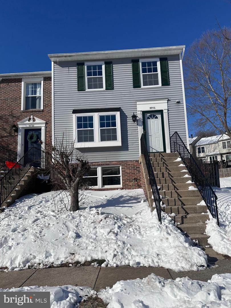 5936 SPRUCE RUN CT, CENTREVILLE, Virginia 20121, 4 Bedrooms Bedrooms, ,3 BathroomsBathrooms,Residential,For sale,5936 SPRUCE RUN CT,VAFX2286990 MLS # VAFX2286990